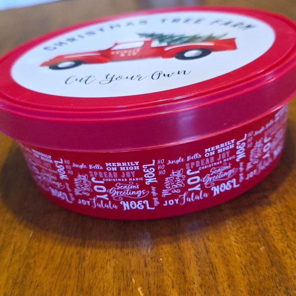 Red Christmas Tree Farm Body Cream